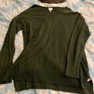 Moss green V neck tunic sweater